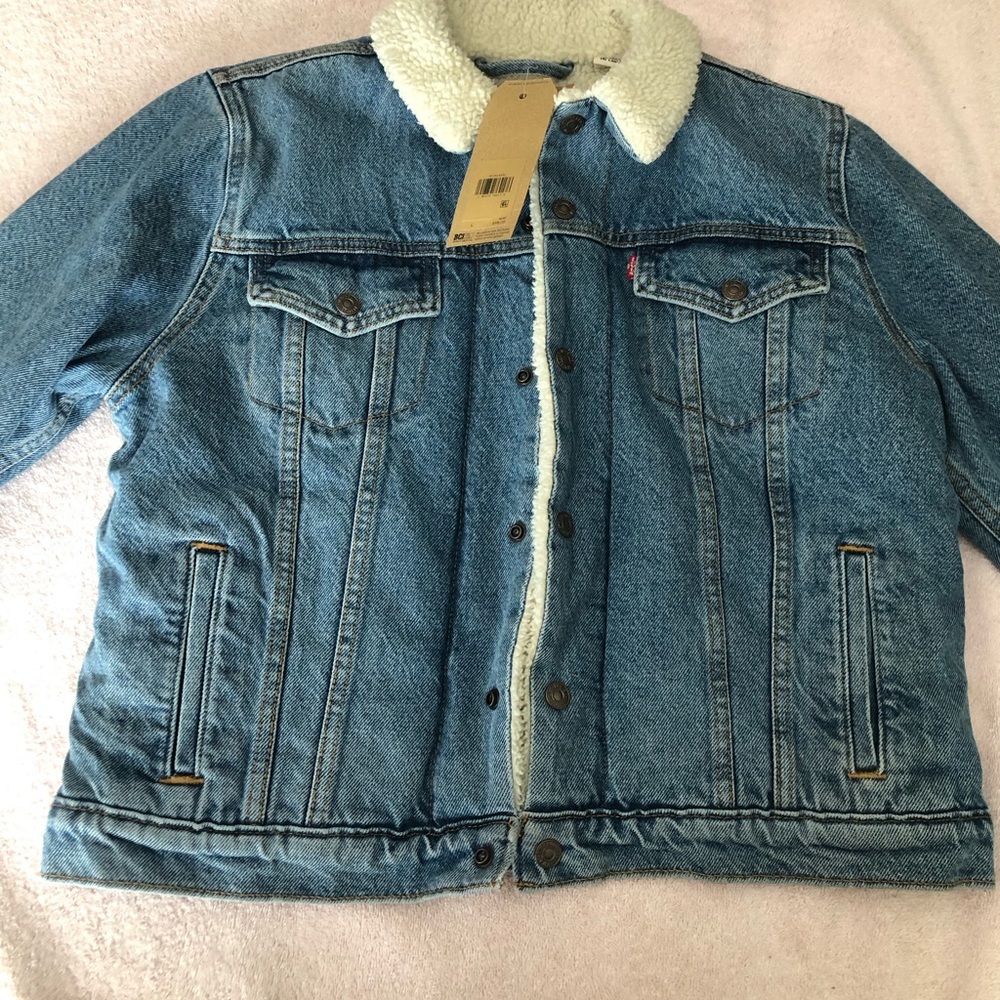 NWT Levi’s Women’s Jean Jacket Size Large